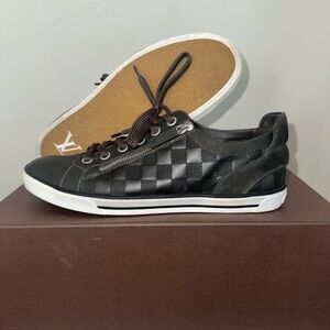2013 Louis Vuitton zip up sneakers LV Size 7